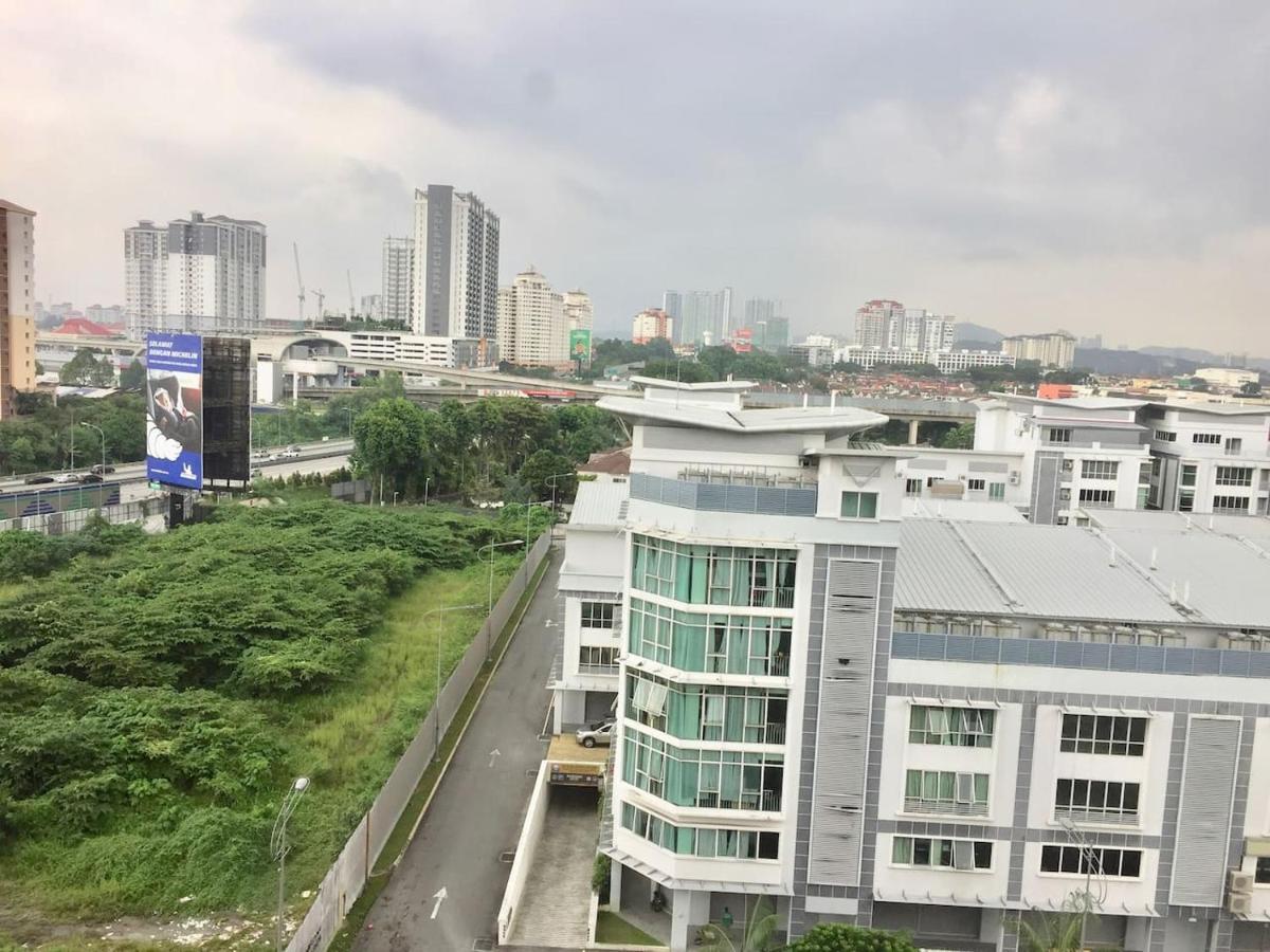 Cozy Kelana Jaya Semi-D Apt near Mall, College&Hospital Petaling Jaya Bagian luar foto