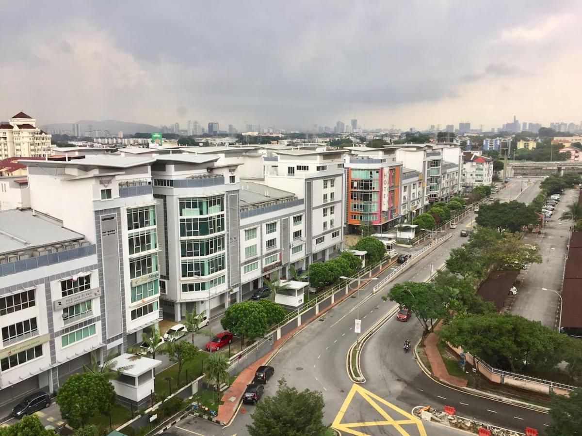 Cozy Kelana Jaya Semi-D Apt near Mall, College&Hospital Petaling Jaya Bagian luar foto